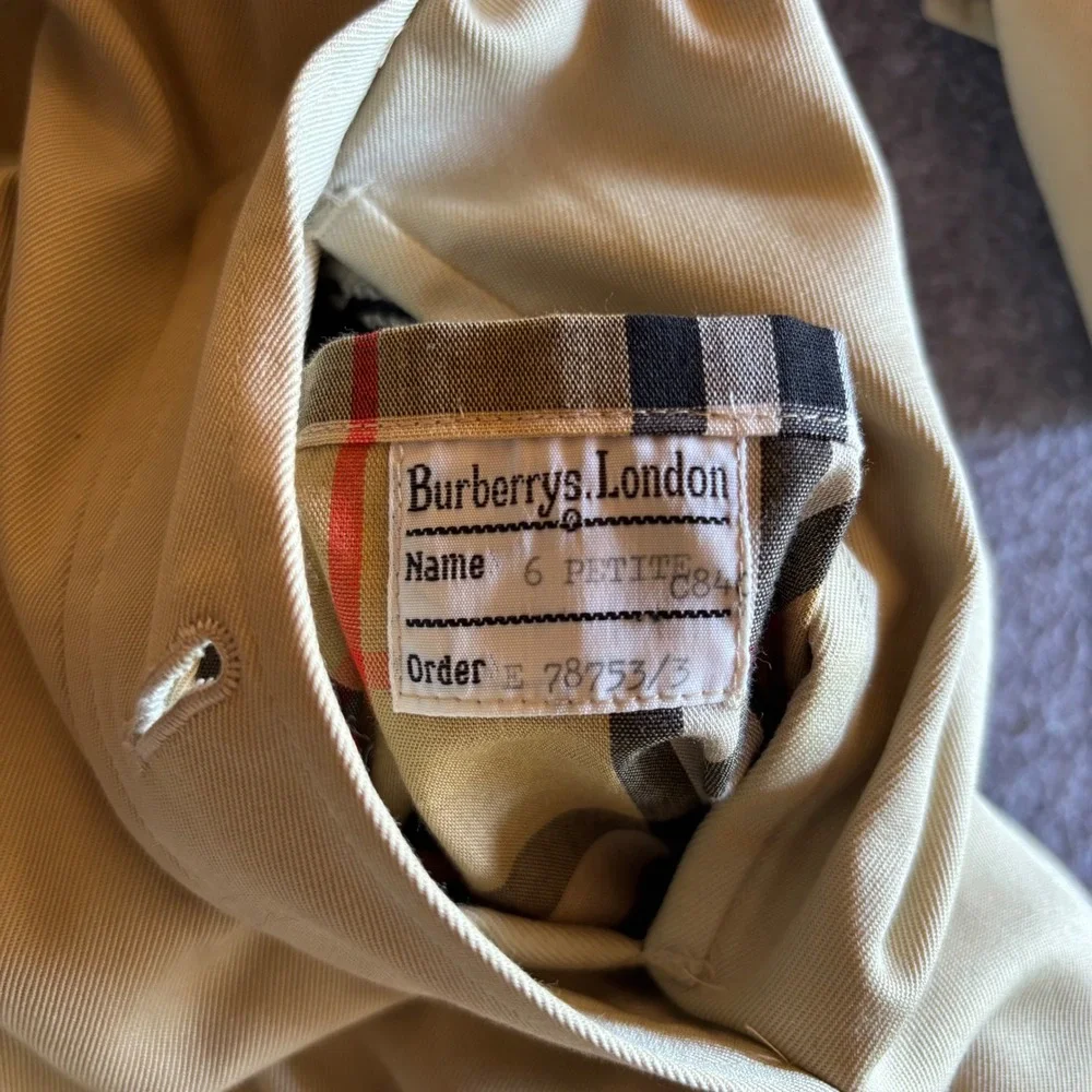 VTG Burberrys England Lane Crawford Beige Trench Coat Wool Liner Womens 6 Petite - Picture 3 of 16